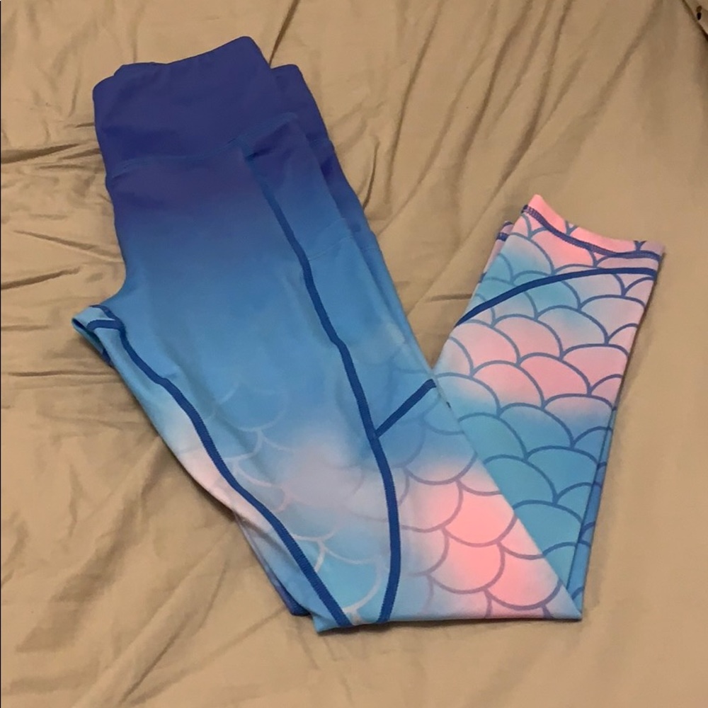 COPY - Curves and Combat Boots mermaid 7/8 leggin…